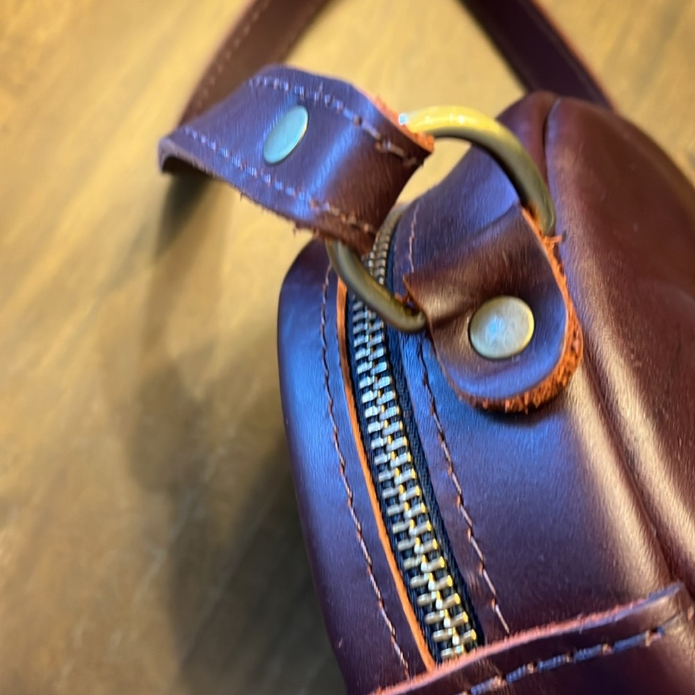 Portland circle bag leather crossbody medium - Picture 3 of 8